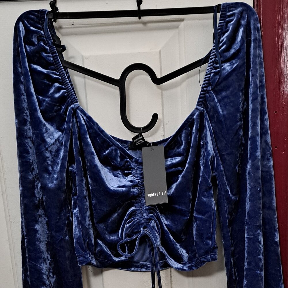 Brand New Trendy Women's Velvet Cropped Top